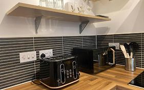 The Onyx Suite - 1 Bed Apartment W/ Free Parking