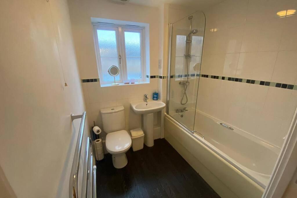 The Onyx Suite - 1 Bed Apartment W/ Free Parking Cardiff Exterior photo