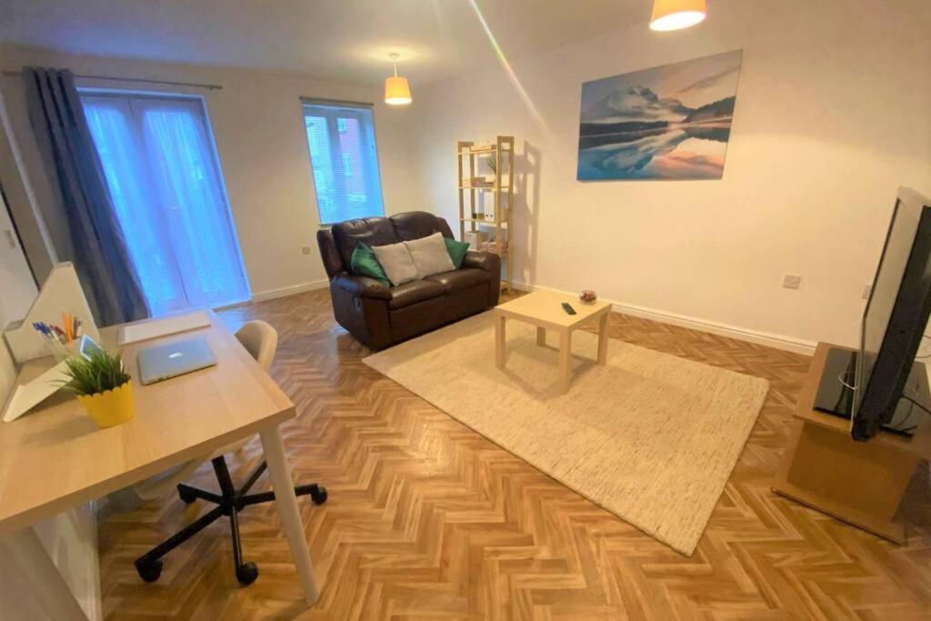 The Onyx Suite - 1 Bed Apartment W/ Free Parking Cardiff Exterior photo