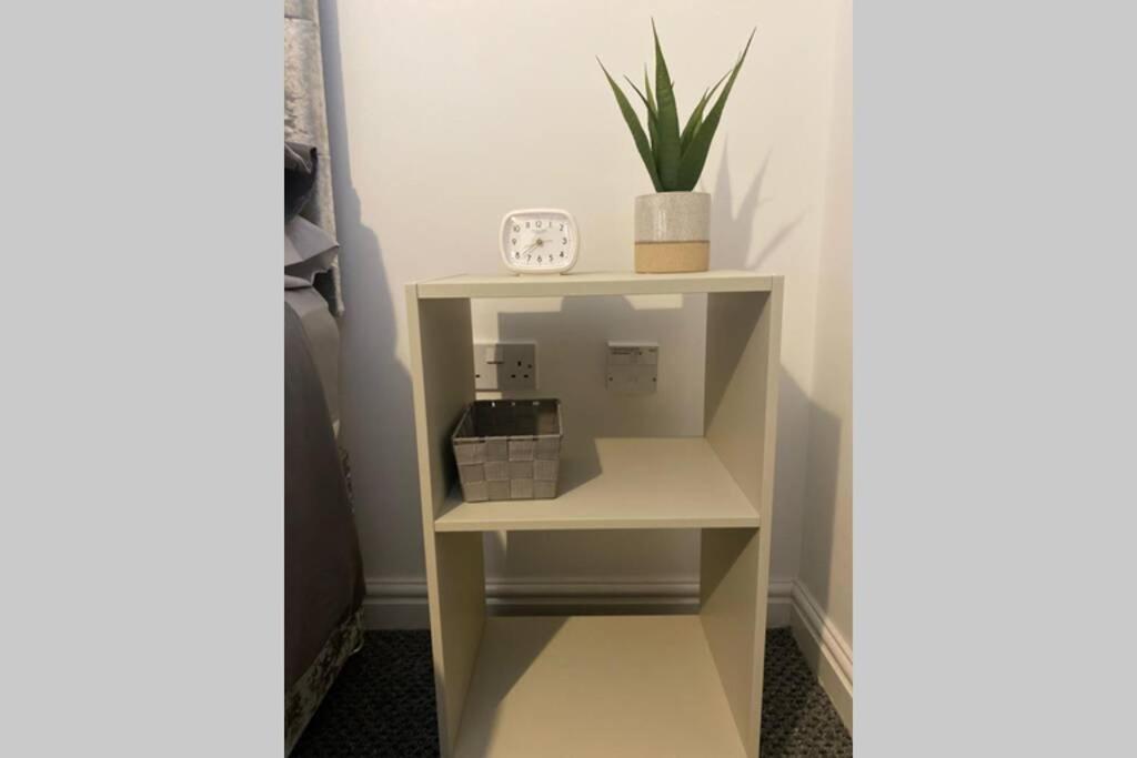 The Onyx Suite - 1 Bed Apartment W/ Free Parking Cardiff Exterior photo