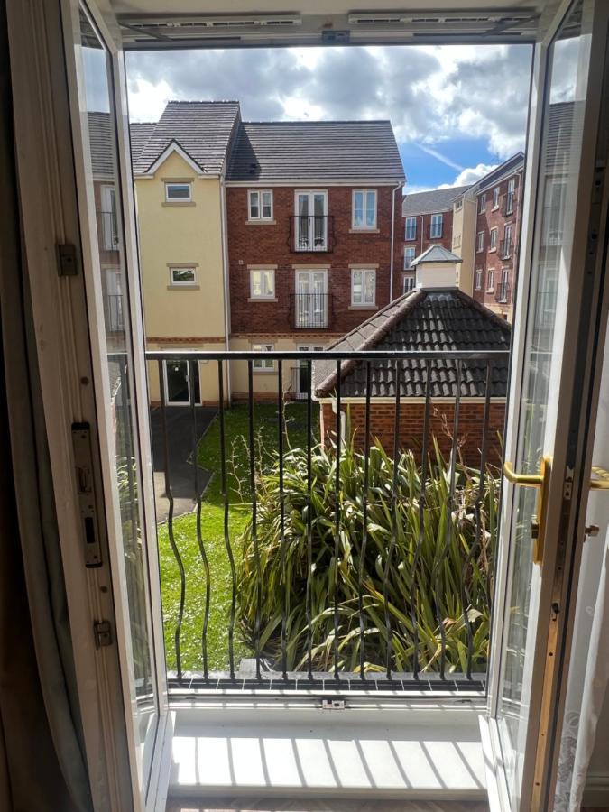 The Onyx Suite - 1 Bed Apartment W/ Free Parking Cardiff Exterior photo
